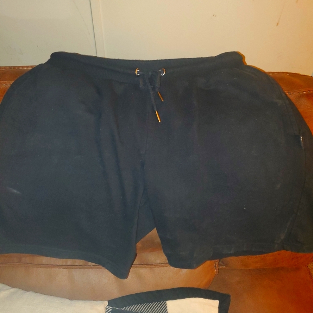 Rebox unisex black shorts sz L.